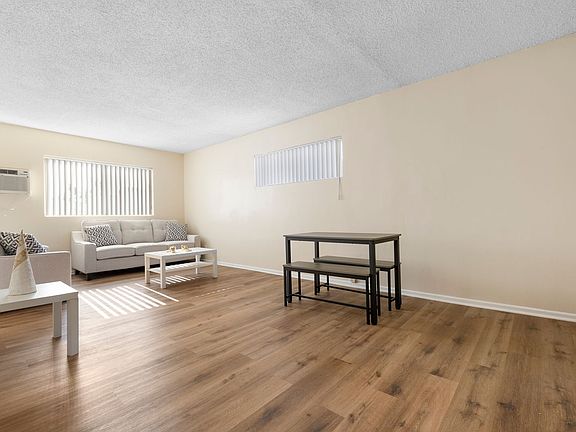3rd image of 5105 Bakman Ave #18