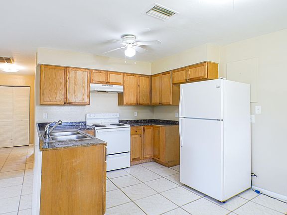 4th image of 3213-3219 Broadway #4