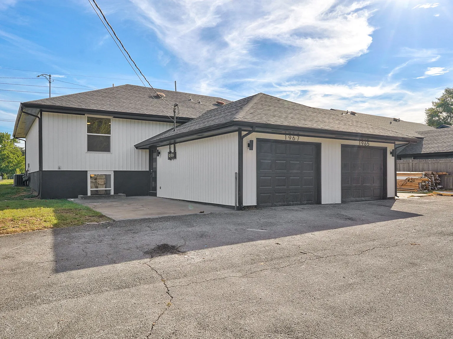 4 bed, 2032 sqft, $1,900 — Photo 1