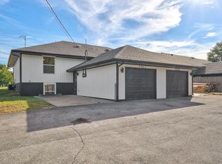 1967 E Battlefield Rd, Springfield, MO 65804