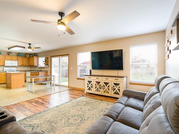 3rd image of 2012 Glenridge Ct