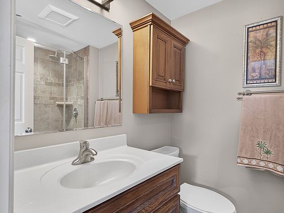 5th image of 90 Glenburnie Cres