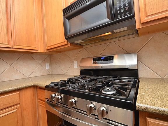 3rd image of 17803 N White Tail Ct