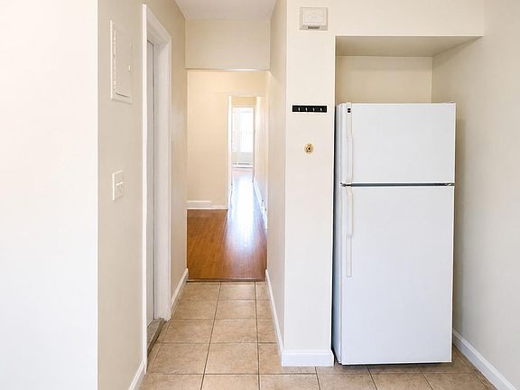 2nd image of 166 Highland Ave #2R