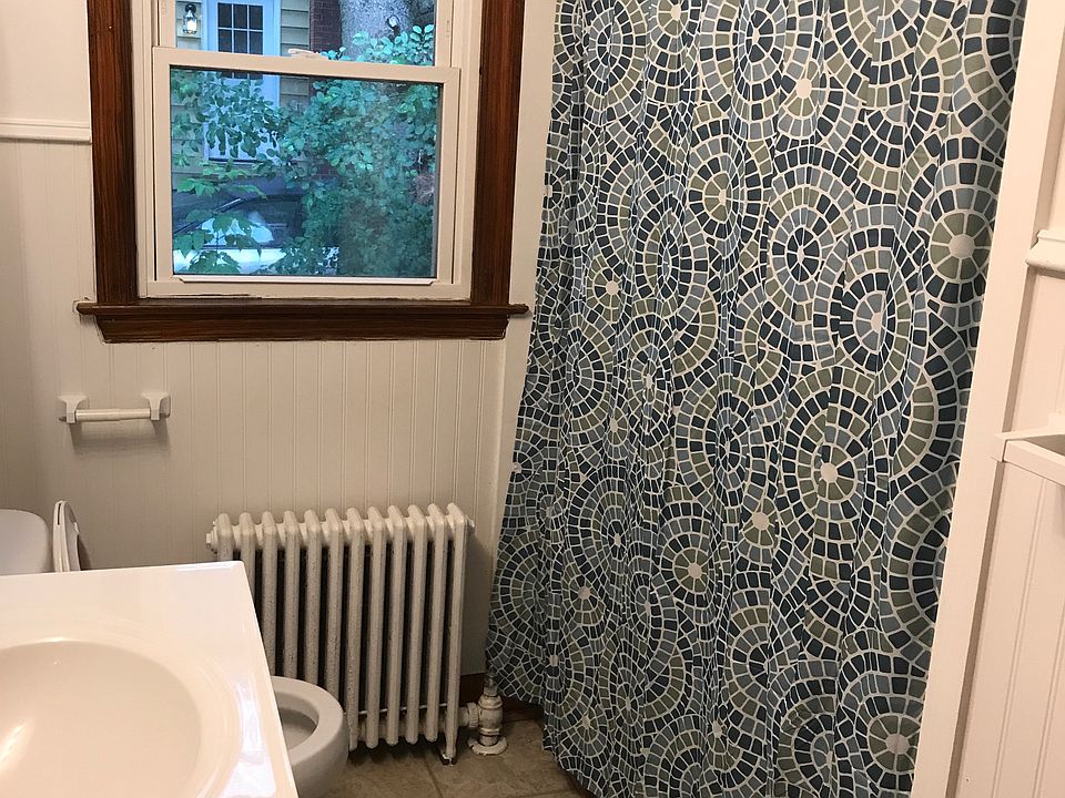 2nd image of 1821 East St