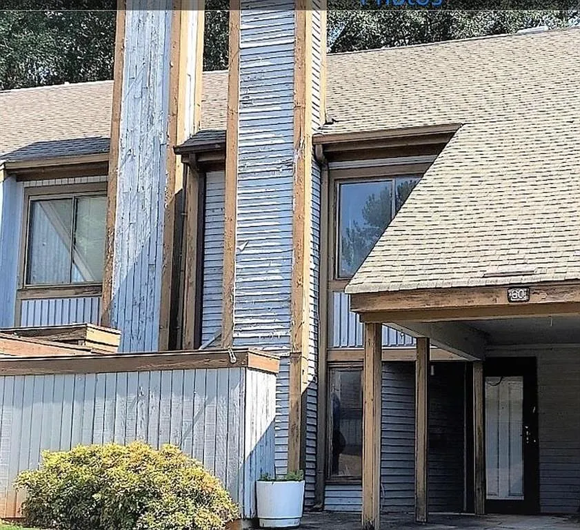 1 bed, 1.0 bath, 2067 sqft, $1,000 — Photo 1