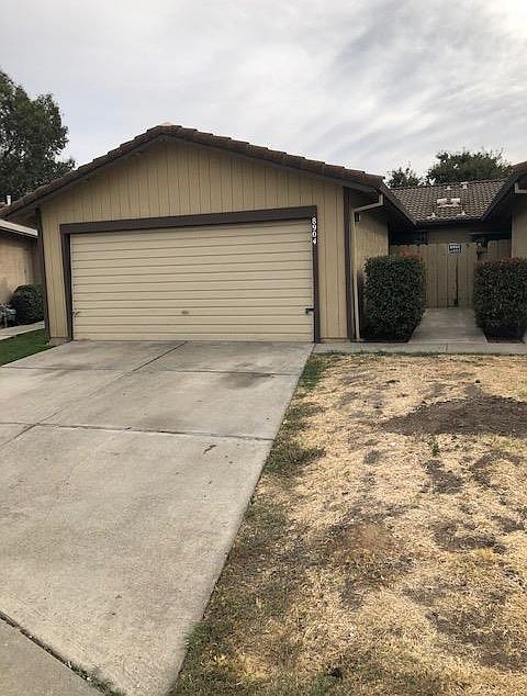 1st image of 8904 Fox Creek Dr