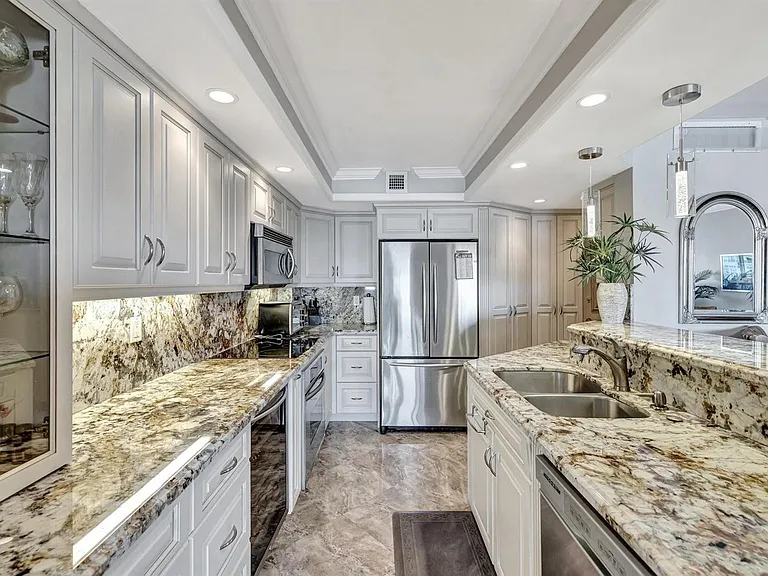 2100 S Ocean Dr #16F — Photo 10
