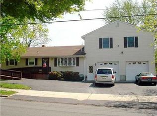 306 8th St, Piscataway, NJ 08854