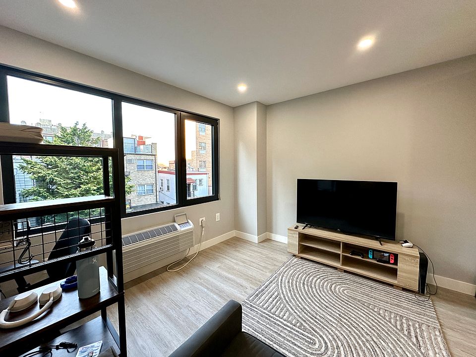1st image of 30-38 31st St #3O