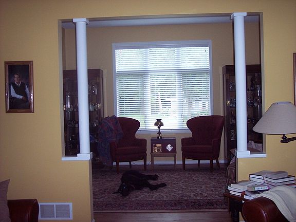 Front Living room ahead of sitting/tv area