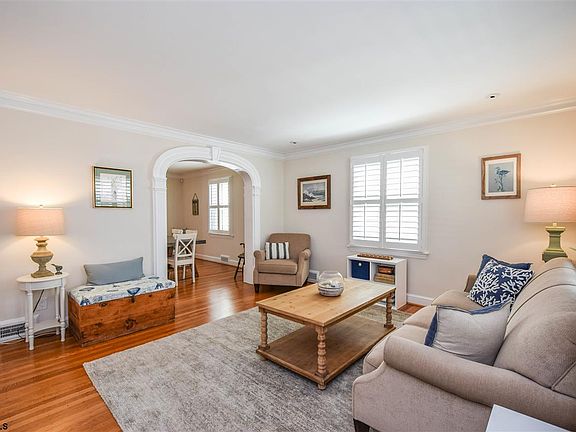 5th image of 113 N Huntington Ave