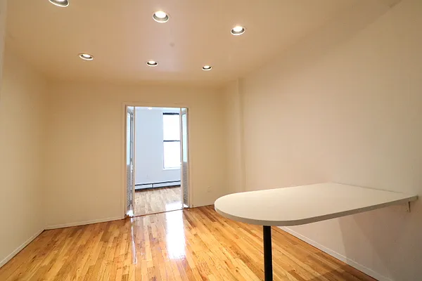 Rented by Oxford Property Group | media 19