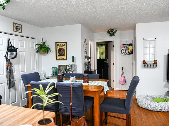 4th image of 51 Oakdale Cir