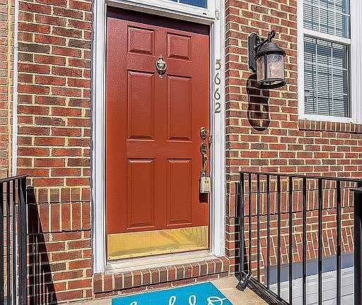 4th image of 5662 Governors Pond Cir