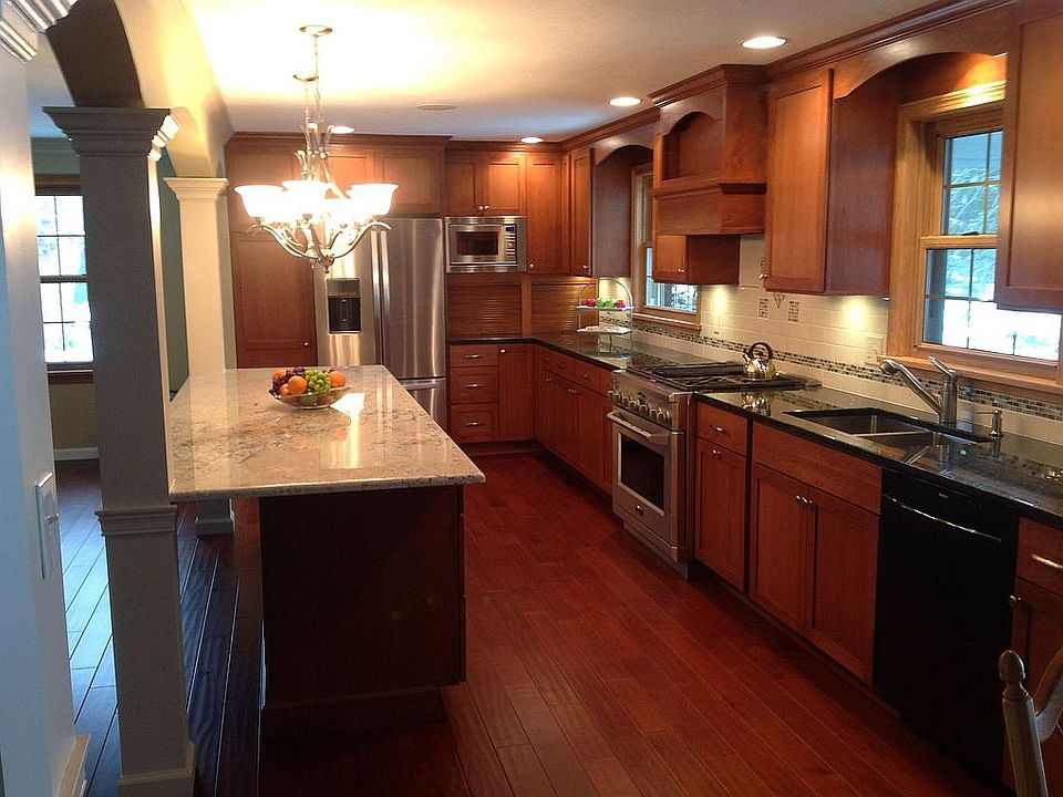 Gourmet kitchen