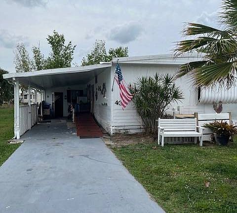 3rd image of 43 Mariposa Ln