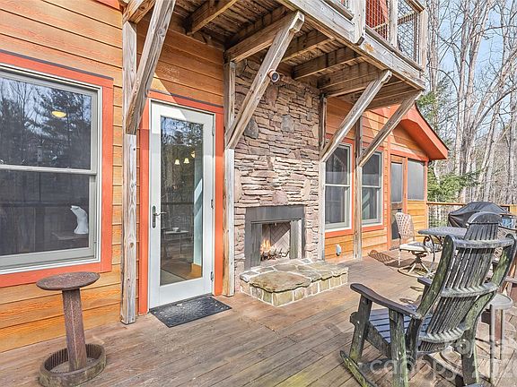 5th image of 553 River Bend Dr