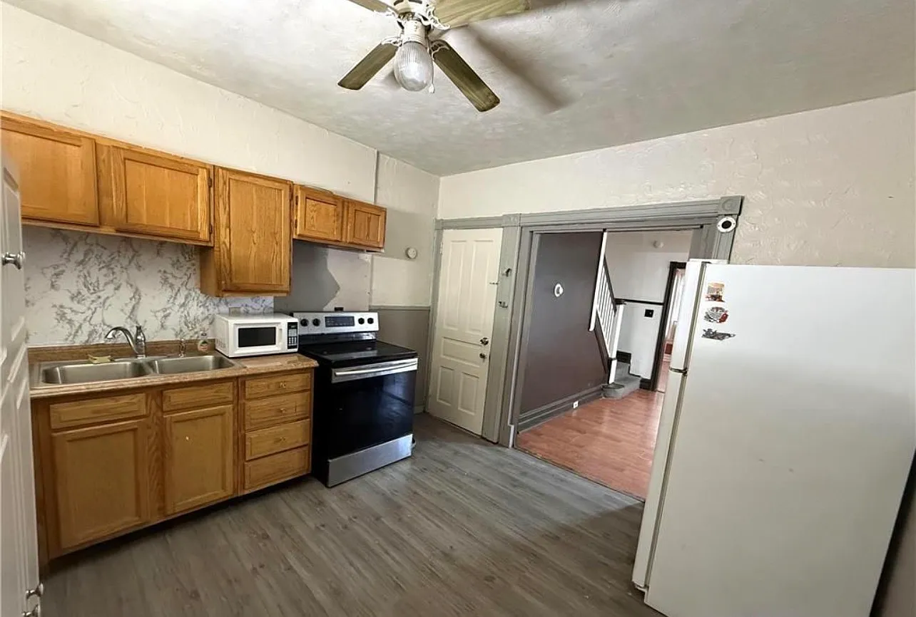116 S Carlisle St — Photo 3