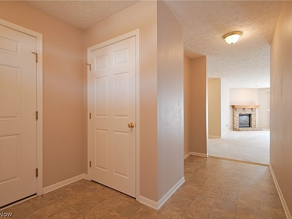 3rd image of 105 Carrington Ct