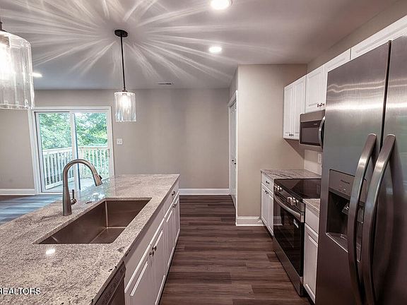 5th image of 138 California Ave Lot 26R1