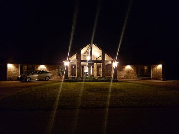 3rd image of 1351 N Bettys Way