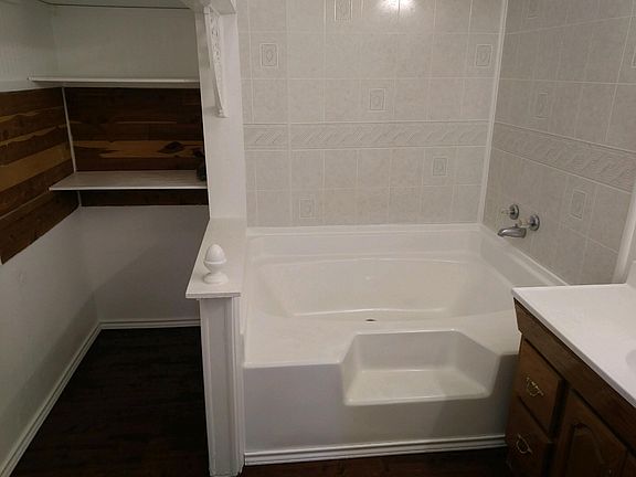 master bath with garden tub