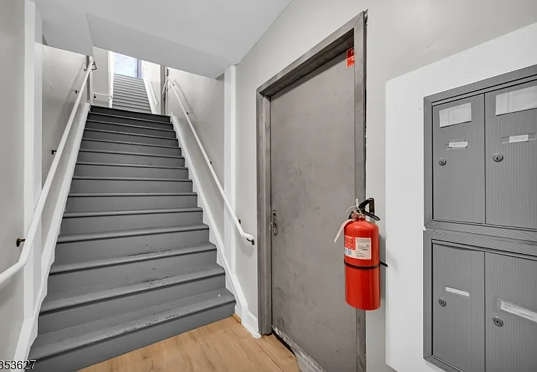 180 Spring St — Photo 19