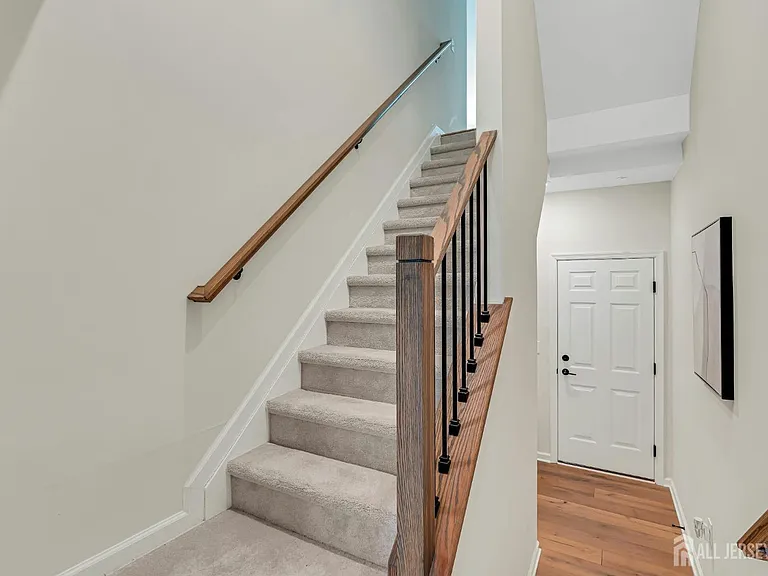 610 Sadie Cir — Photo 5