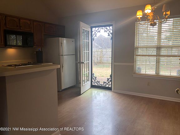 5th image of 9093 Lakeshore Dr