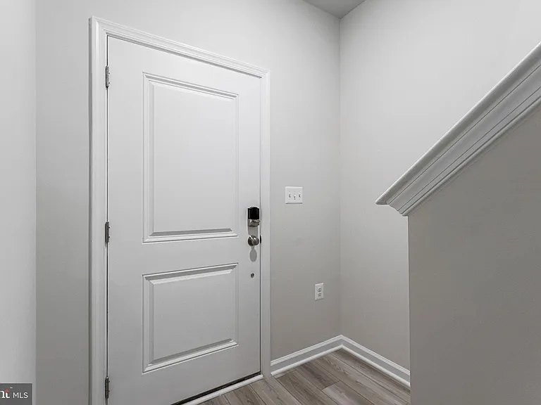 9670 Swallowtail Ln — Photo 9