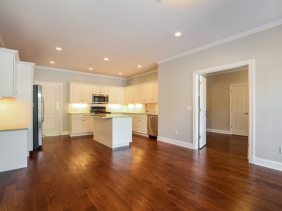 4th image of 47 Wyndham Close