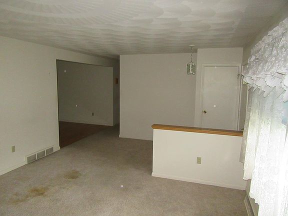 3rd image of 258 W 11th St