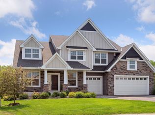 1541 Camden Ridge Dr, Chanhassen, MN 55317