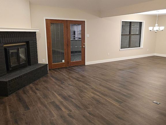 3rd image of 413 Diamondhead Dr