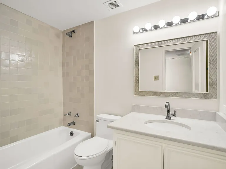 6335 W Northwest Hwy #411 — Photo 22