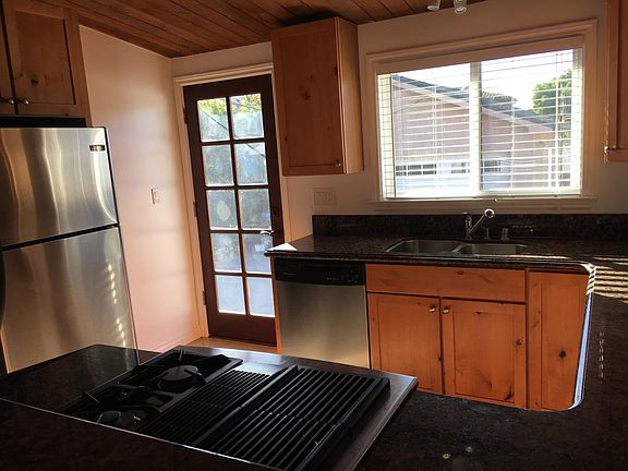 5th image of 943 Cypress St #House
