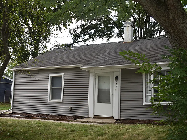 2360 Arrow St — Photo 2