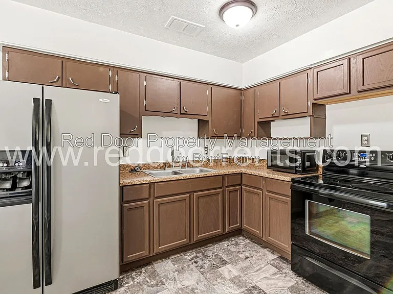 5361 E Burgess Ave — Photo 4