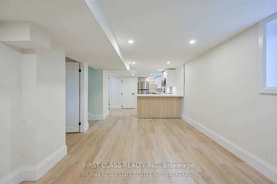 2 bed, $1,800 — Photo 2