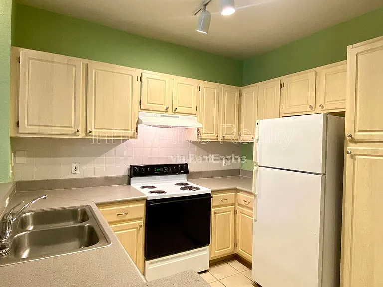 1608 Legacy Park Dr — Photo 7