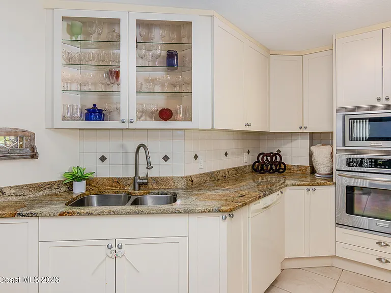 187 Jamaica Dr — Photo 9