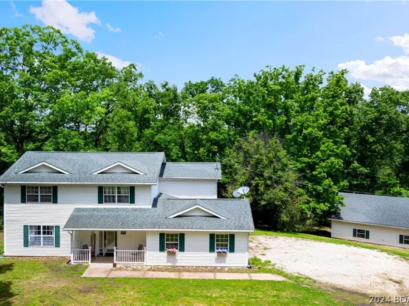 221 Wildwood Dr, Linn Creek, MO 65052