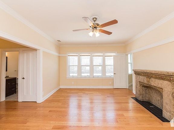 3rd image of 1911 W Chicago Ave #1425