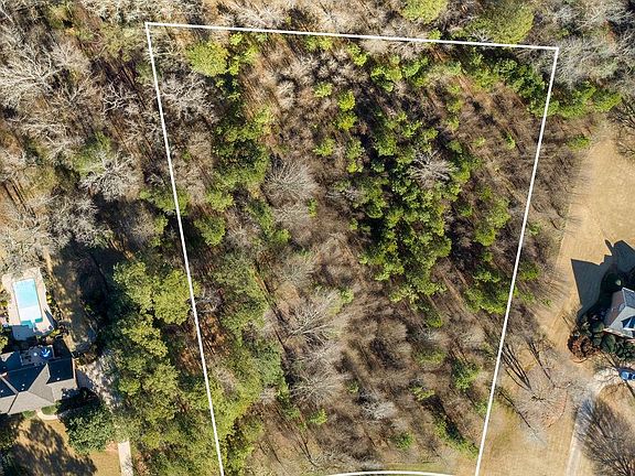 3rd image of 140 Walton Creek Rd
