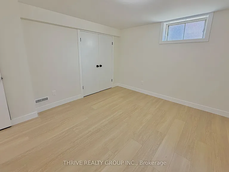 444 Ridgewood Cres #LOWER — Photo 15