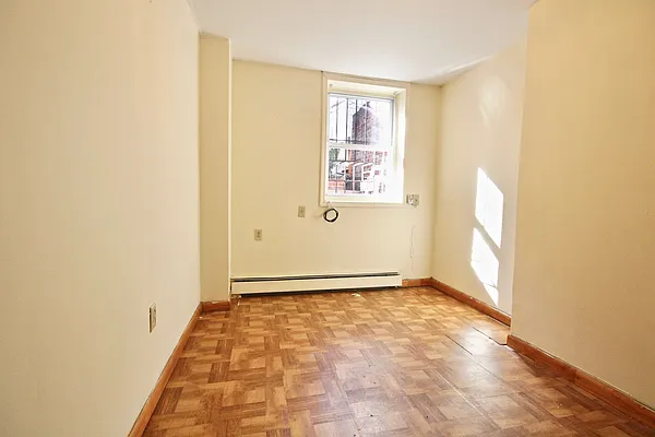 Rented by Rental Solutions Inc | media 27