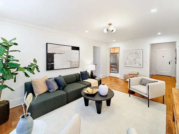 240 W End Ave APT 6D, New York, NY 10023