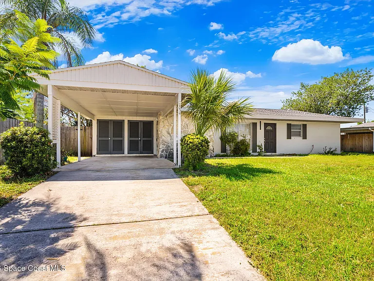 2050 Port Malabar Blvd NE — Photo 2