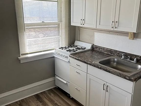 4th image of 1043 5th Ave SE Unit D